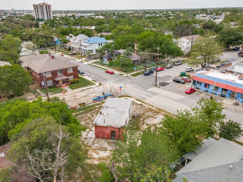 More Photos Of 2602 N Flores St, San Antonio Restaurant For Sale