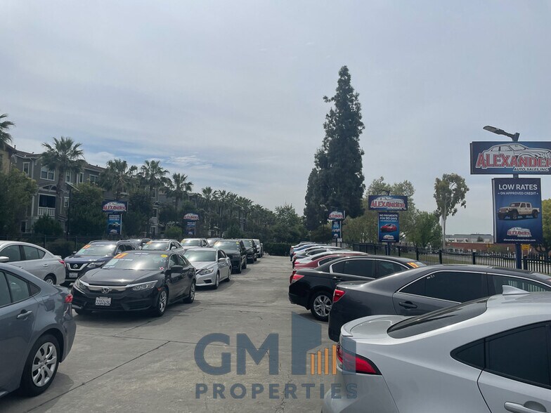 More Photos Of 12421 Whittier Blvd, Whittier Land For Lease