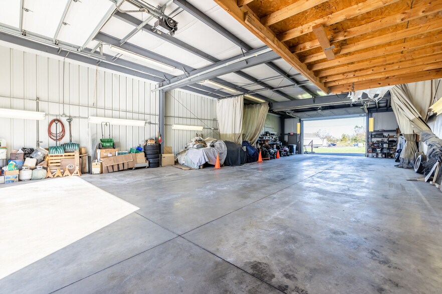 More Photos Of 85 Goodway Dr, Rochester Warehouse For Sale