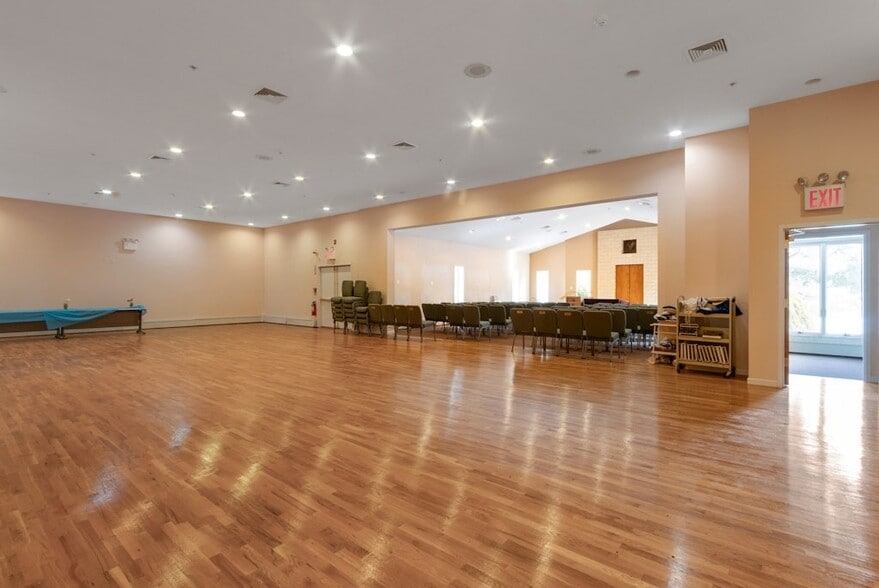 More Photos Of 195 W Clarkstown Rd, New City Religious Facility For Sale