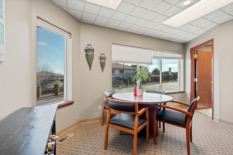 More Photos Of 3999 Englewood Ave, Yakima Office For Lease