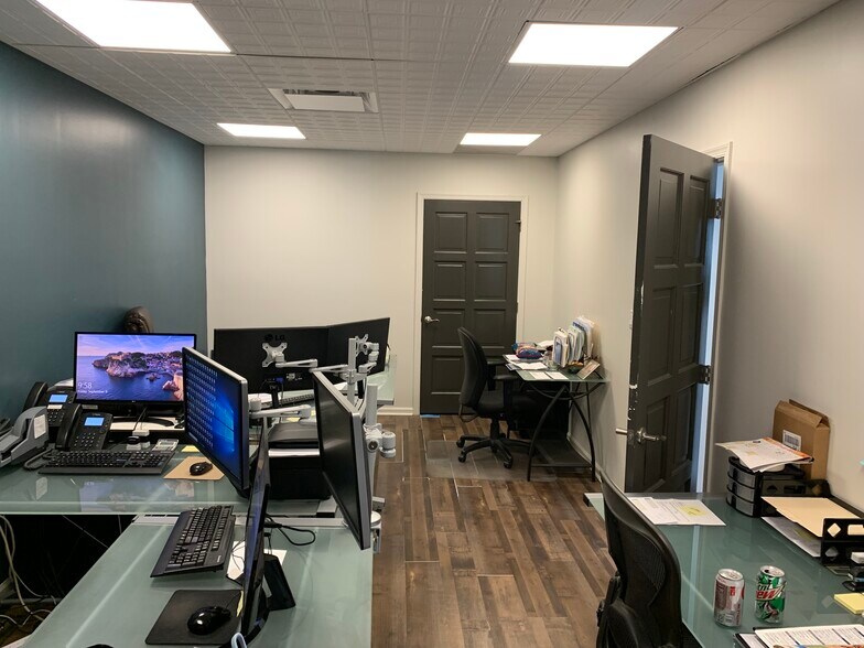 More Photos Of 438 Division St, Sewickley Office For Lease