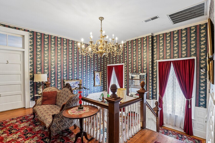 More Photos Of 421 Howard St, San Antonio Hospitality For Sale
