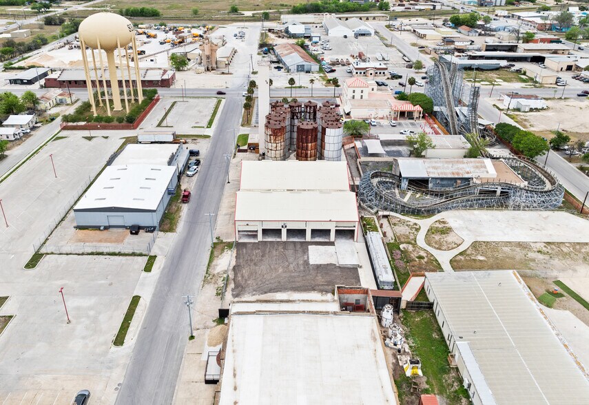 More Photos Of 1127 Bowie St, Seguin Industrial For Lease