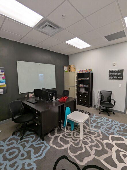 More Photos Of 7065 Westpointe Blvd, Orlando Loft Creative Space For Sale