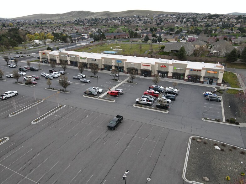 More Photos Of 2909 S Quillan St, Kennewick General Retail For Sale