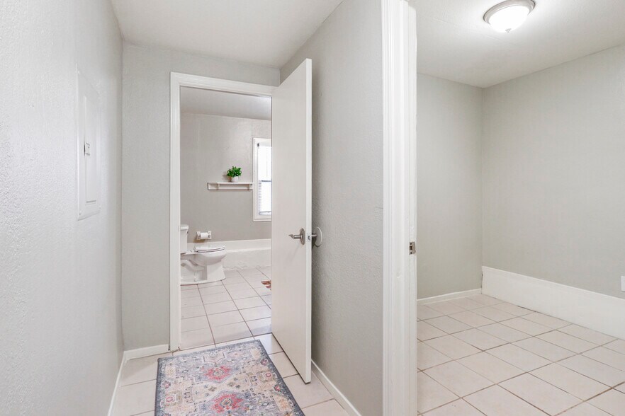 More Photos Of 517 13th St, Sacramento Multifamily For Sale