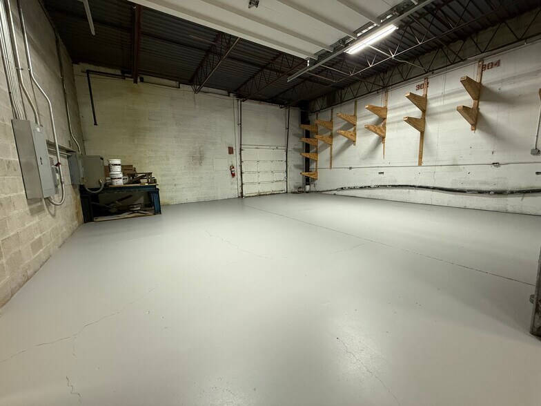 More Photos Of 930 Lafayette Rd, Medina Warehouse For Lease