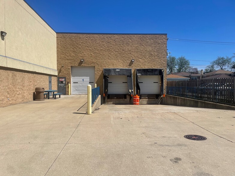 Primary Photo Of 9015 S Kedzie Ave, Evergreen Park Warehouse For Sale