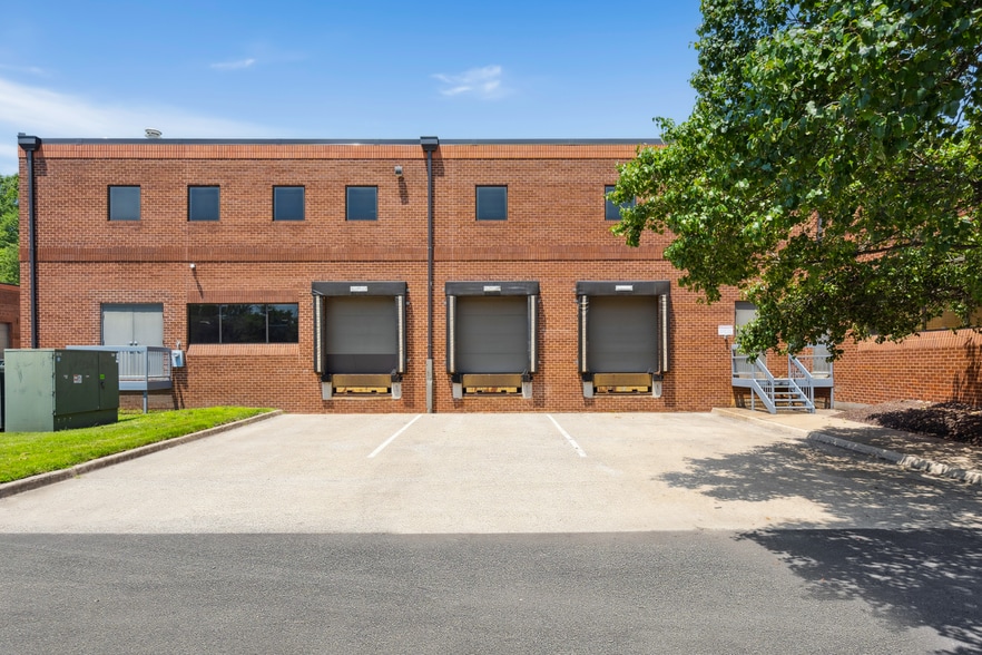 More Photos Of 7000 Newington Rd, Lorton Unknown For Lease