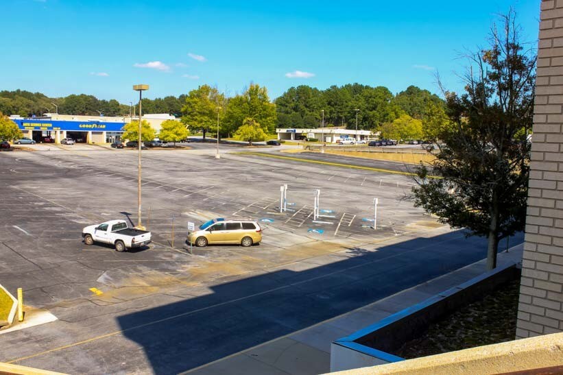 More Photos Of 2731 Candler Rd, Decatur General Retail For Lease