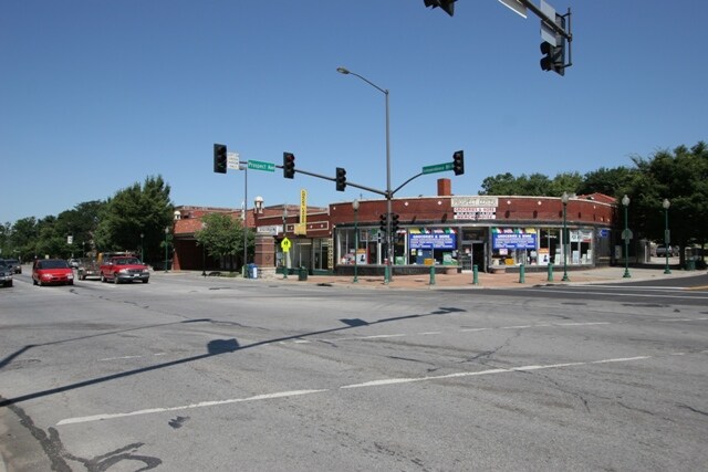 More Photos Of 2526-2536 Independence Ave, Kansas City Storefront For Sale