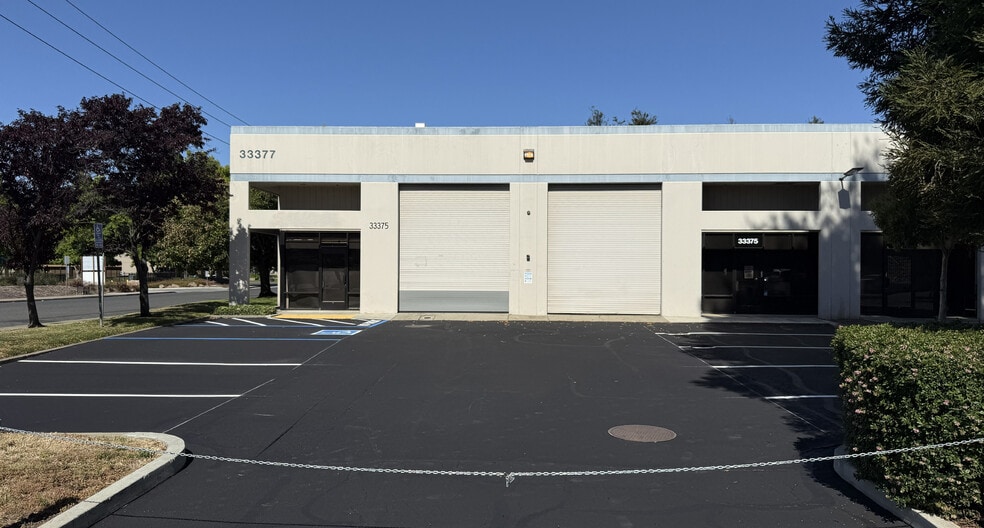 Primary Photo Of 33371-33377 Croation Way, Union City Warehouse For Sale