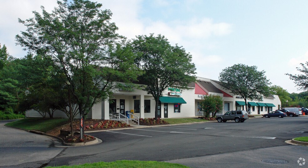 More Photos Of 4800-4830 Market Square Ln, Midlothian Unknown For Lease