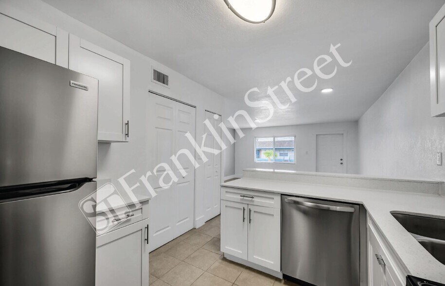 More Photos Of 14566 Seaford Cir, Tampa Apartments For Sale