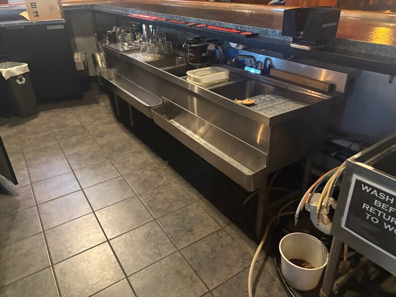 More Photos Of N1016 County Road L, Watertown Restaurant For Sale
