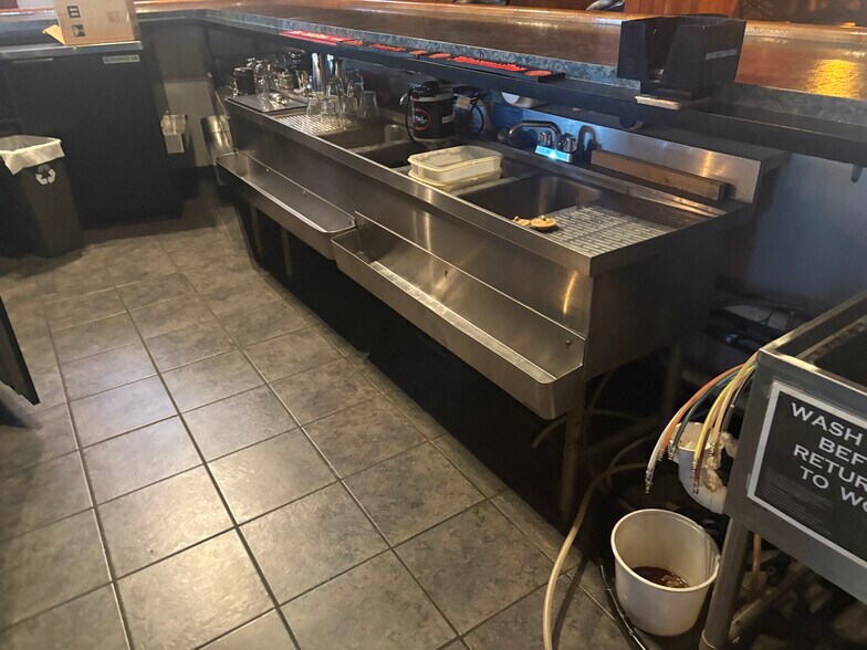 More Photos Of N1016 County Road L, Watertown Restaurant For Sale