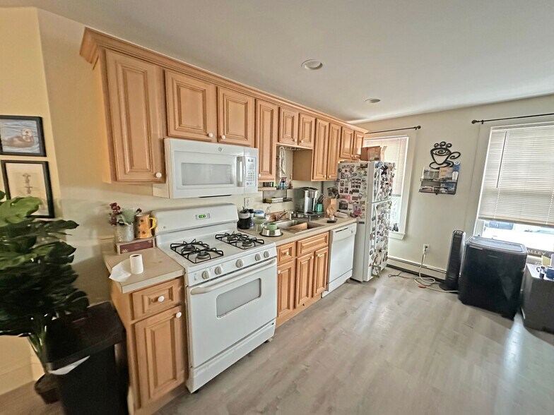 More Photos Of 428-432 E 3rd St, South Boston Apartments For Sale