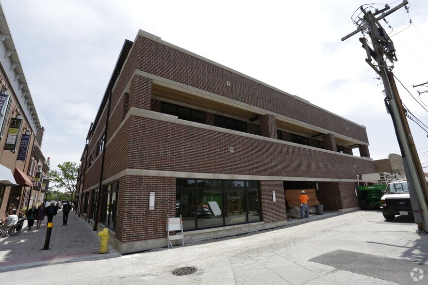 More Photos Of 132-134 N York St, Elmhurst Office Residential For Lease