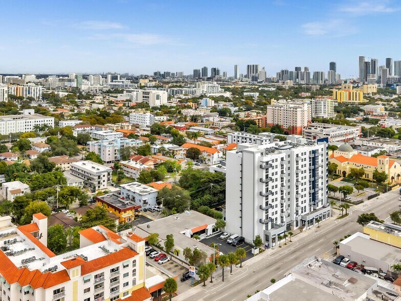 More Photos Of 1451 W Flagler St, Miami General Retail For Sale