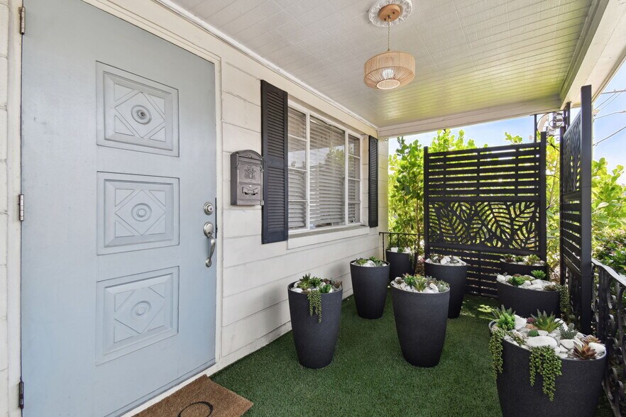 More Photos Of 3019 W Azeele St, Tampa Loft Creative Space For Sale