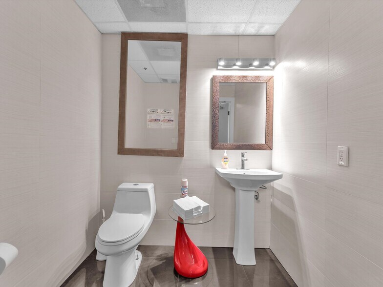 More Photos Of 2244 NW 114th Ave, Miami Warehouse For Sale