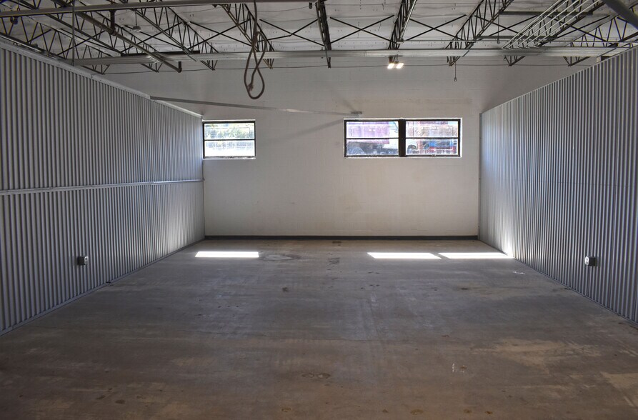 More Photos Of 1133 Polk Ave, Nashville Light Distribution For Lease
