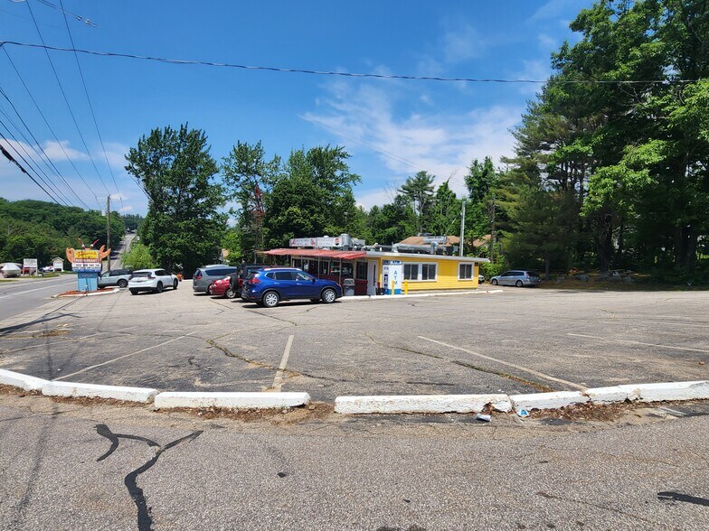 More Photos Of 691 Endicott St N, Laconia Restaurant For Sale