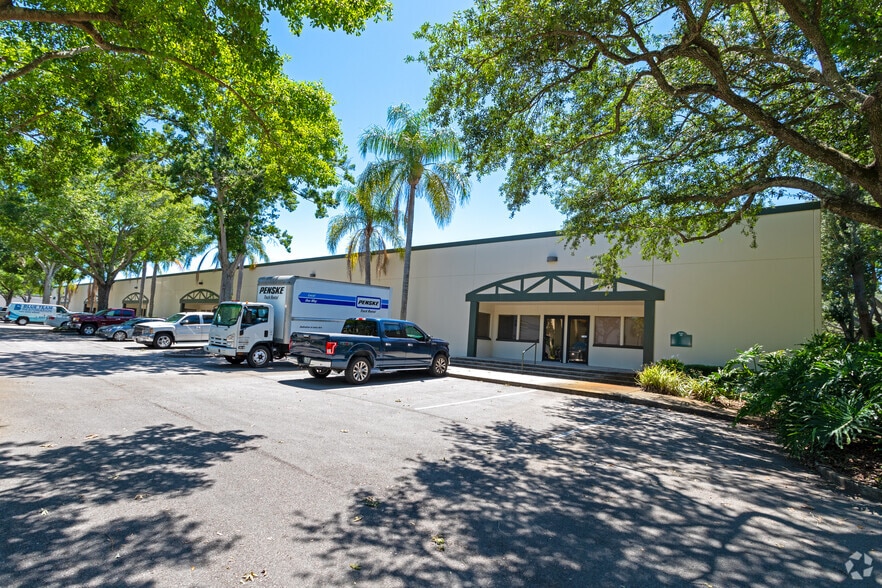 More Photos Of 6203 Johns Rd, Tampa Unknown For Lease