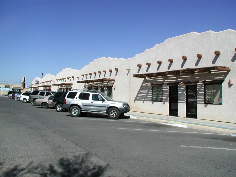 Primary Photo Of 679 N 1st Ave, San Luis Office For Lease