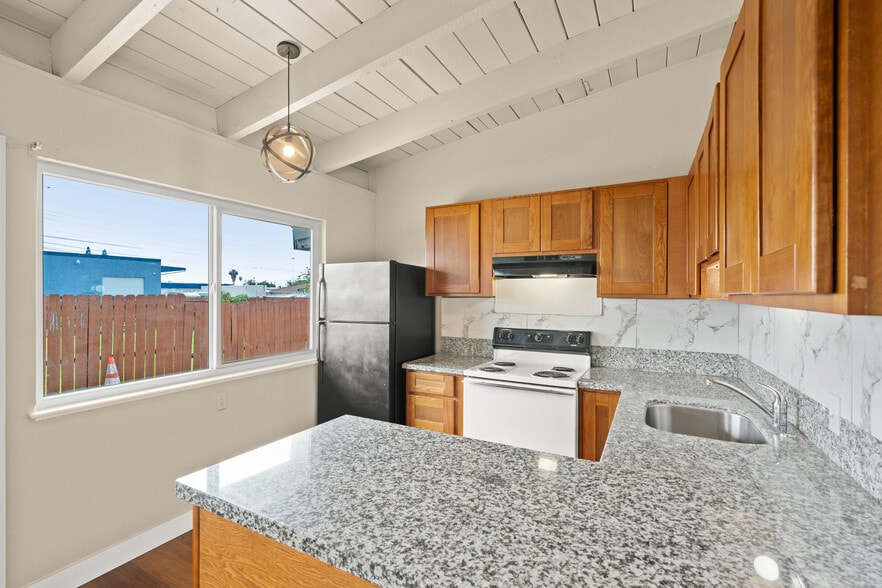 More Photos Of 2605 Albatross Way, Sacramento Apartments For Sale