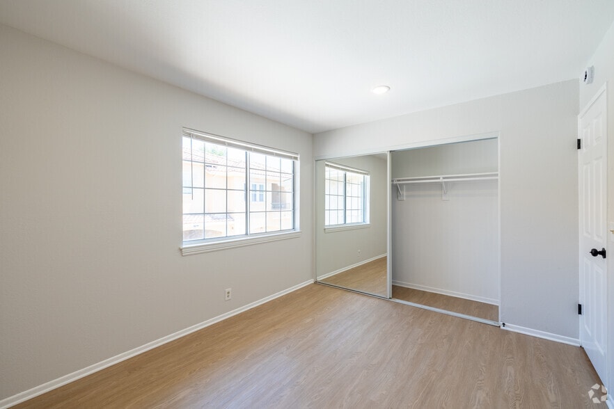 More Photos Of 5302-5304 Colodny Dr, Agoura Hills Apartments For Sale