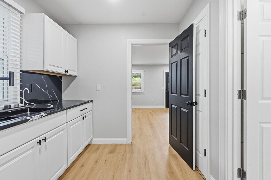 More Photos Of 25 Agawam Shopping Ct, Agawam Office For Sale