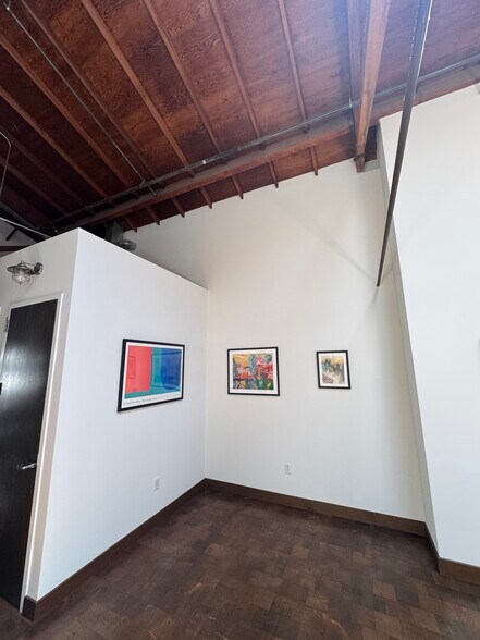 More Photos Of 1046 Princeton Dr, Venice Loft Creative Space For Sale
