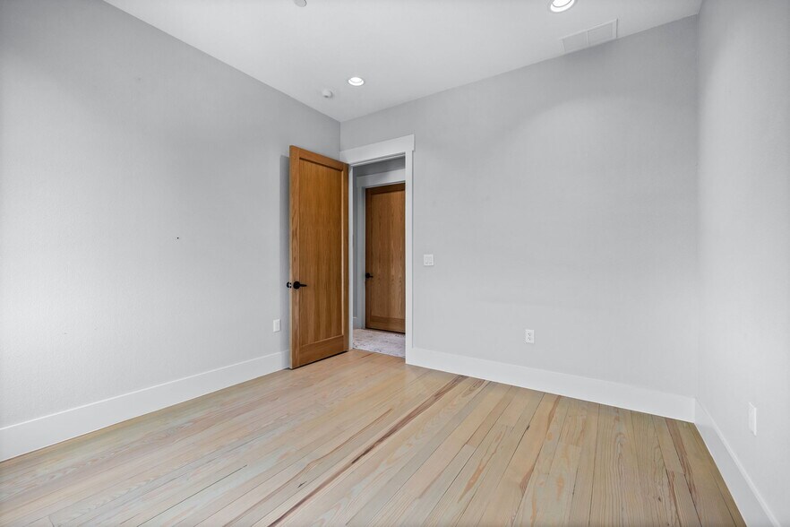 More Photos Of 161 Summit Ave, Southlake Office Residential For Lease