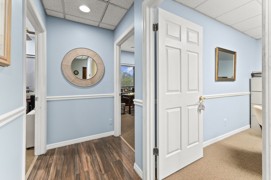 More Photos Of 900 SE Ocean Blvd, Stuart Office For Sale