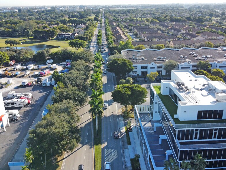 More Photos Of 10450 NW 33rd St, Doral Office For Sale