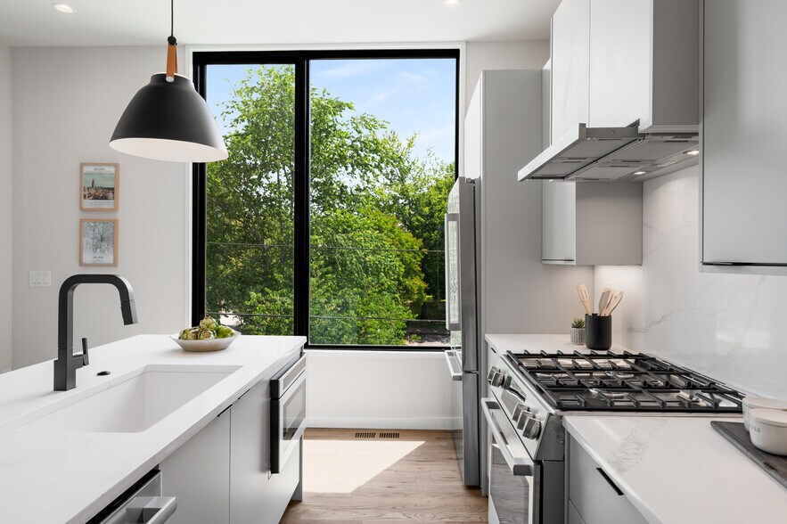 More Photos Of 105 Georgia Ave SE, Atlanta Apartments For Sale