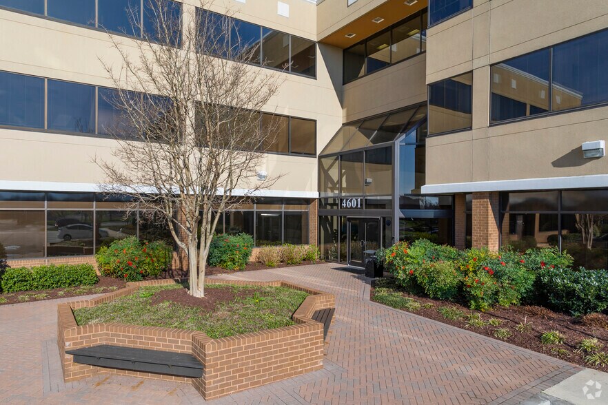 More Photos Of 4601 Presidents Dr, Lanham Office For Lease