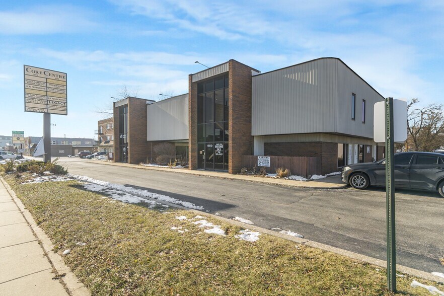 More Photos Of 15510 Cicero Ave, Oak Forest Medical For Lease