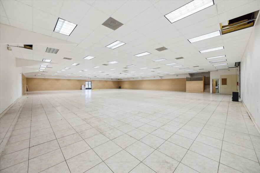 More Photos Of 14110 Stuebner Airline Rd, Houston Convenience Store For Sale