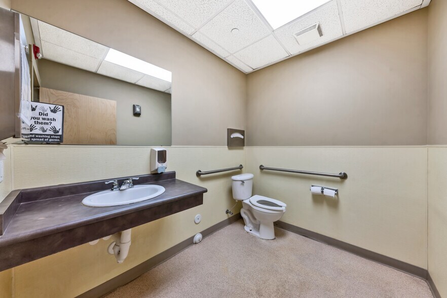 More Photos Of 7478 S Campus View Dr, West Jordan Medical For Sale
