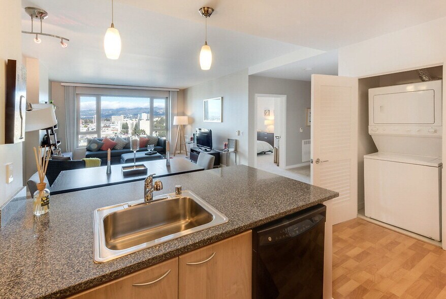 More Photos Of 100 Grand Ave, Oakland Apartments For Lease