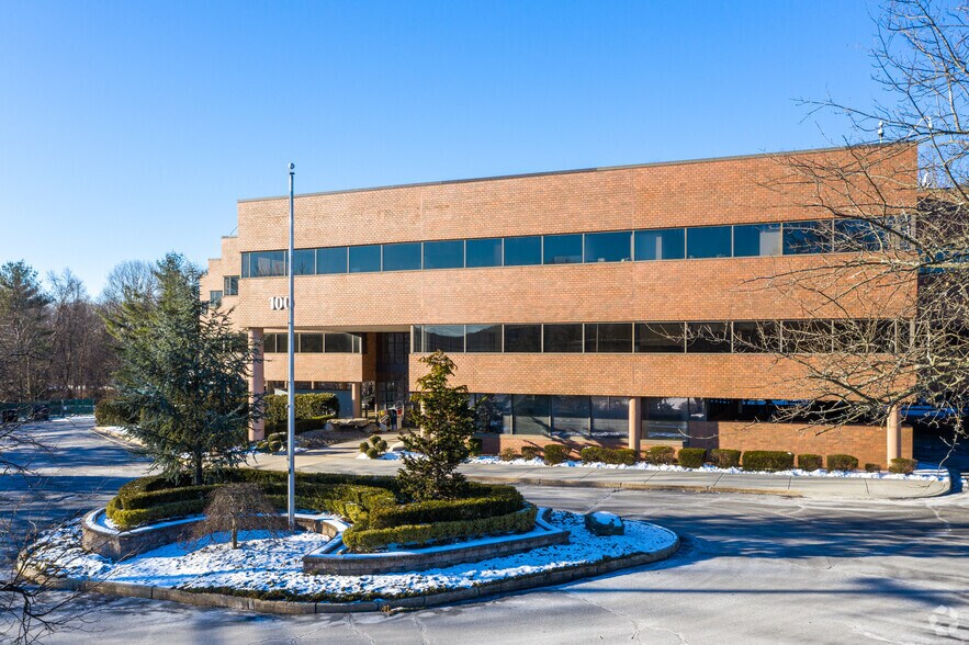 More Photos Of 100 Dutch Hill Rd, Orangeburg Medical For Lease