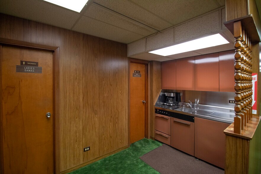 More Photos Of 600 S Closner Blvd, Edinburg Office For Sale