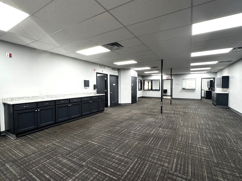 More Photos Of 501 E 15th St, Edmond Medical For Lease