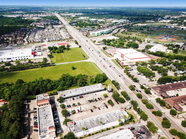 More Photos Of 10019 Main St, Houston Office For Lease