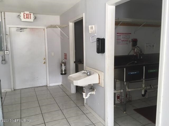 More Photos Of 413 Elm St, Welaka Freestanding For Sale