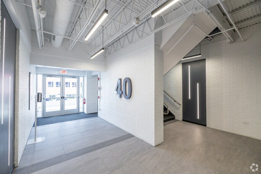 More Photos Of 50 Burlington Mall Rd, Burlington Unknown For Lease