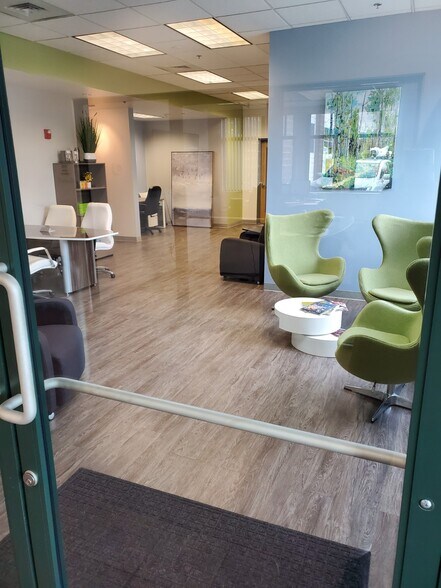 More Photos Of 651 Garrison St, Lakewood Office For Sale